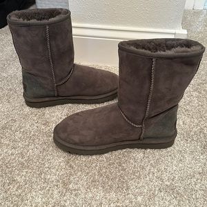 Uggs boots size woman’s 7